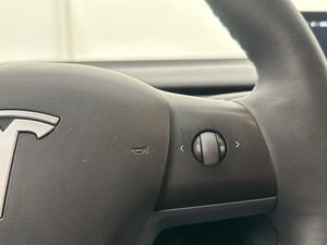 Tesla Model Y bild 16