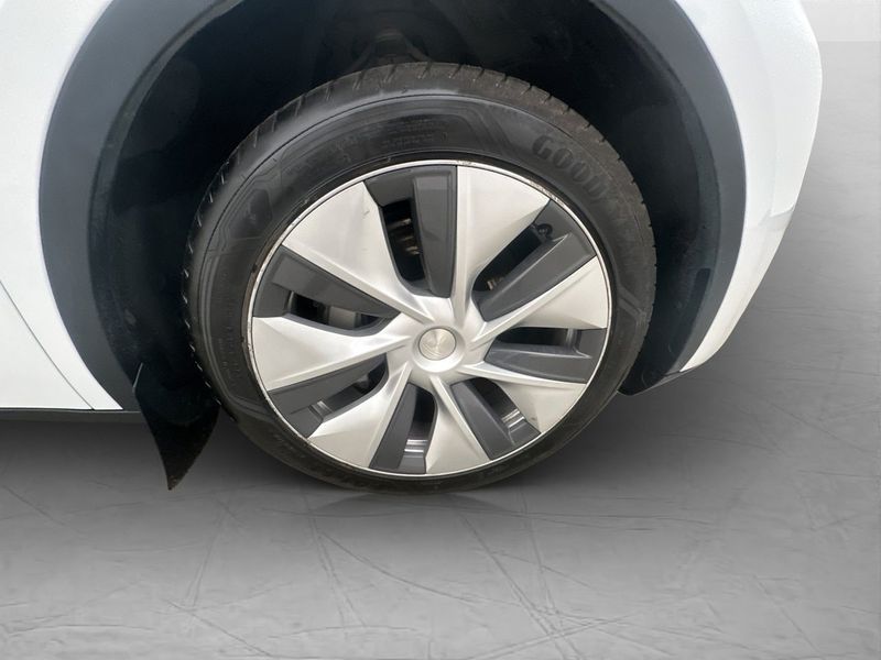 Tesla Model Y bild 32
