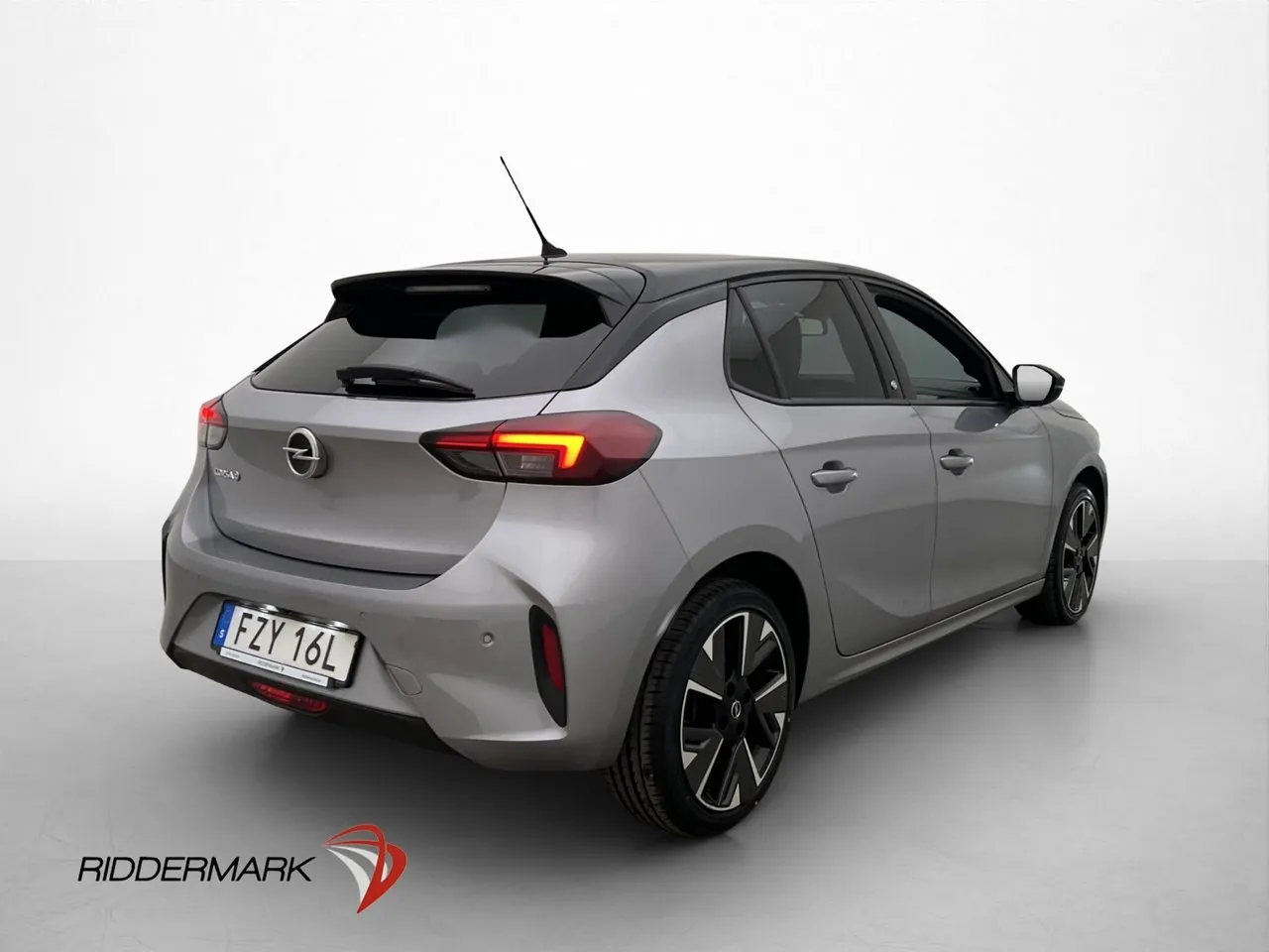 Vehicle image 8