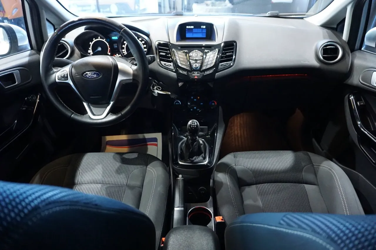 Vehicle image 8
