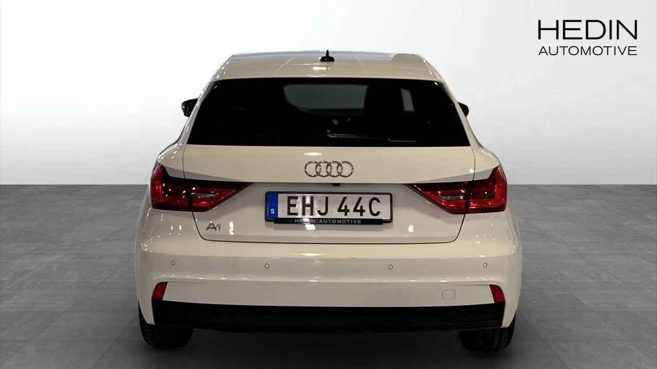 Vehicle image 6