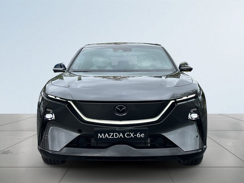 Mazda CX-6e bild 2