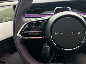 Mazda CX-6e bild 25
