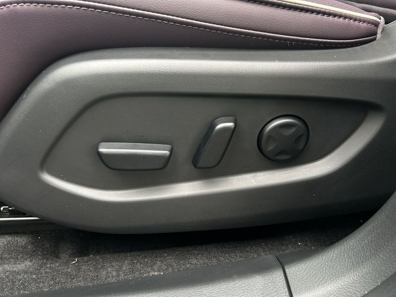 Mazda CX-6e bild 17