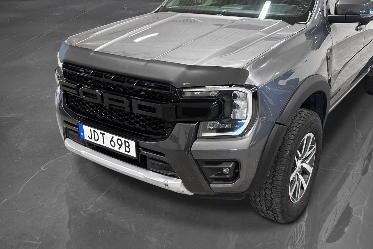 Vehicle image 24
