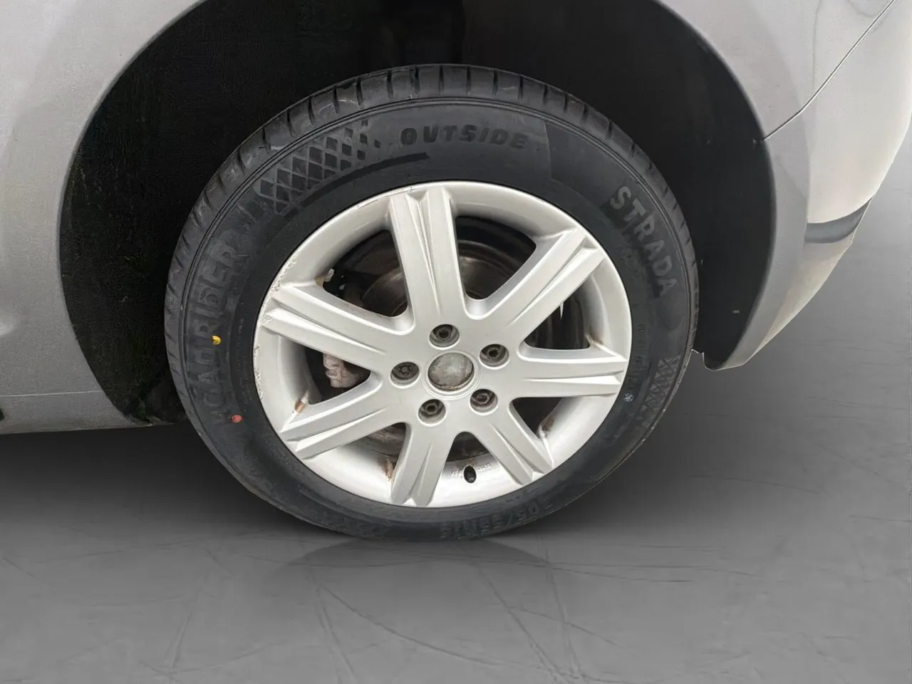 Vehicle image 26
