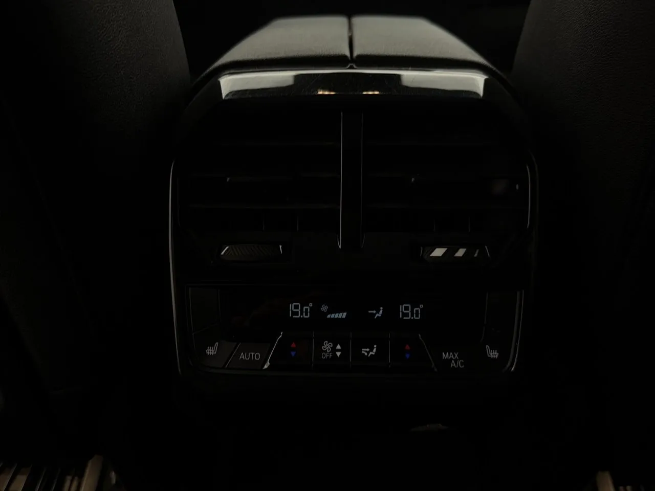 Vehicle image 34