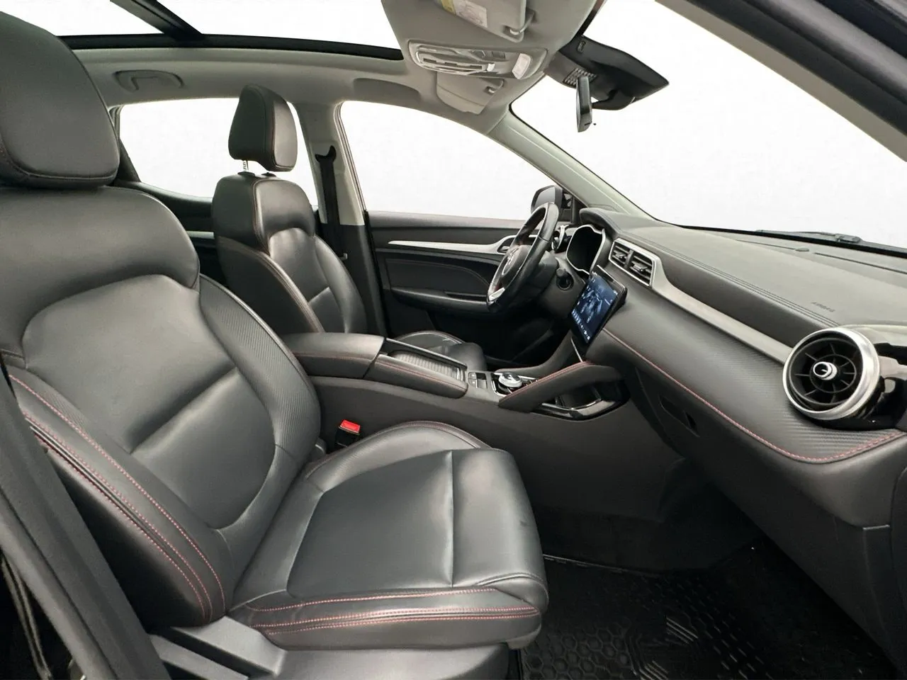 Vehicle image 15