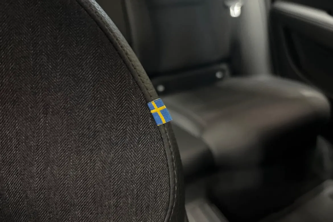 Vehicle image 14