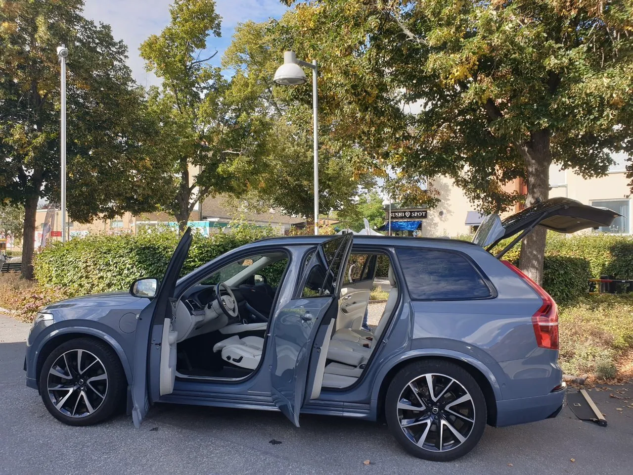 Vehicle image 11