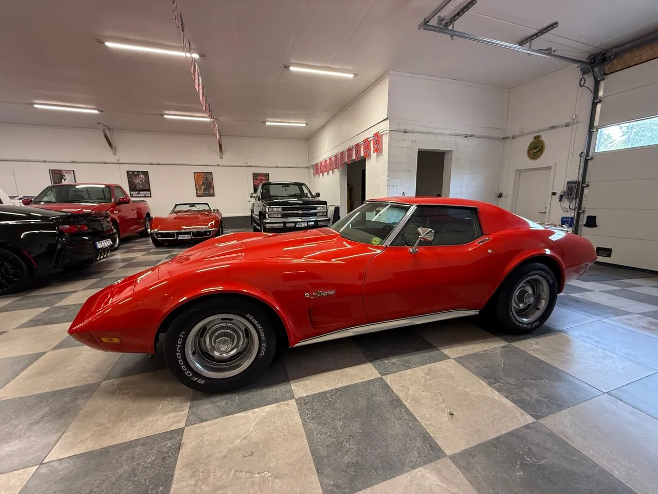 Vehicle image 6