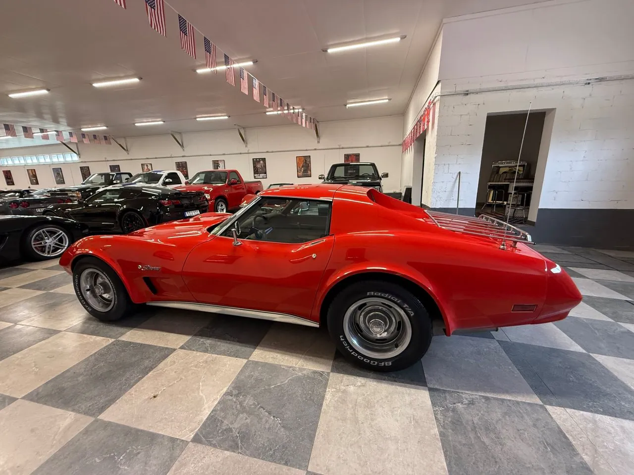 Vehicle image 7
