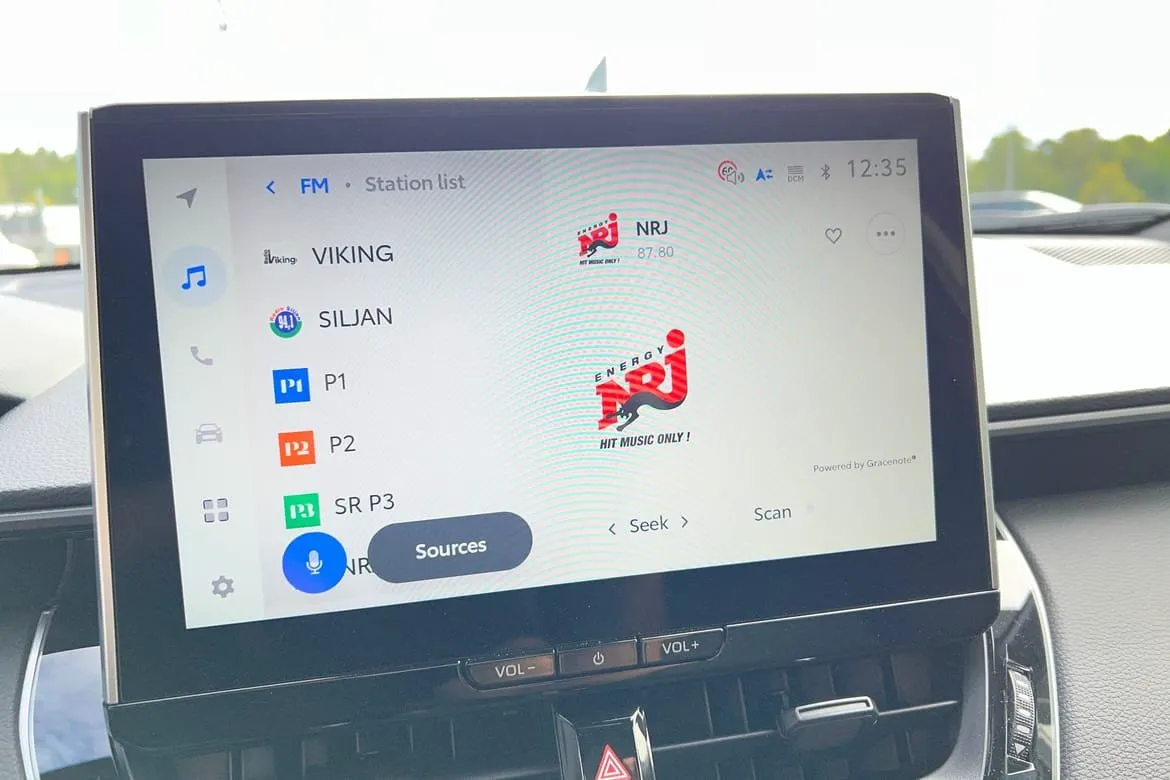 Vehicle image 14