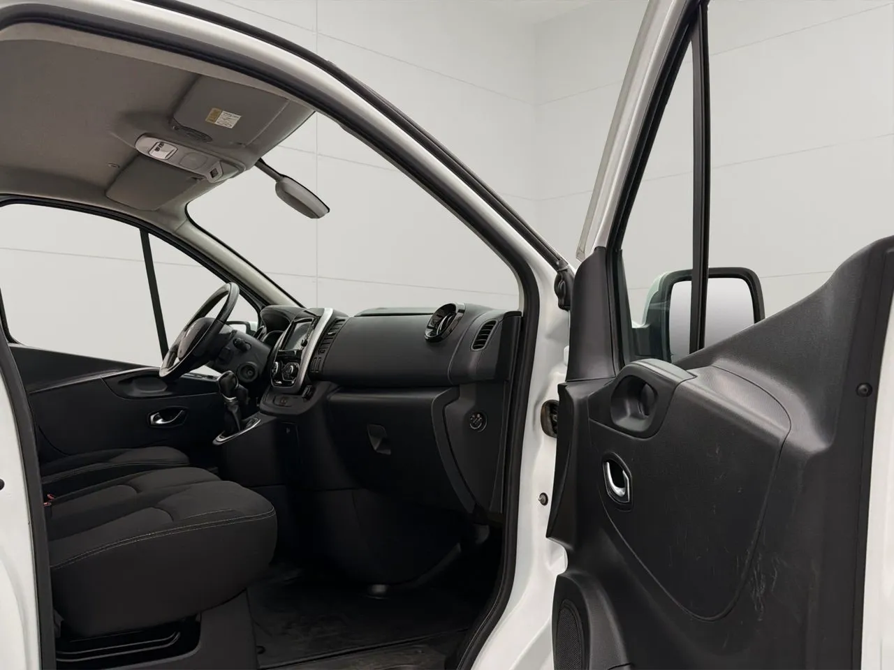 Vehicle image 28
