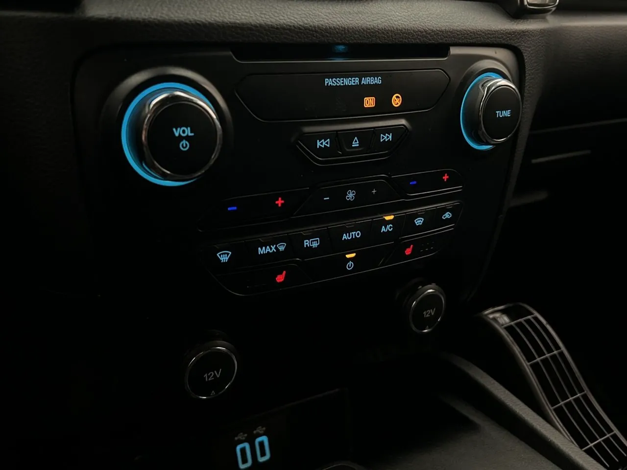 Vehicle image 24
