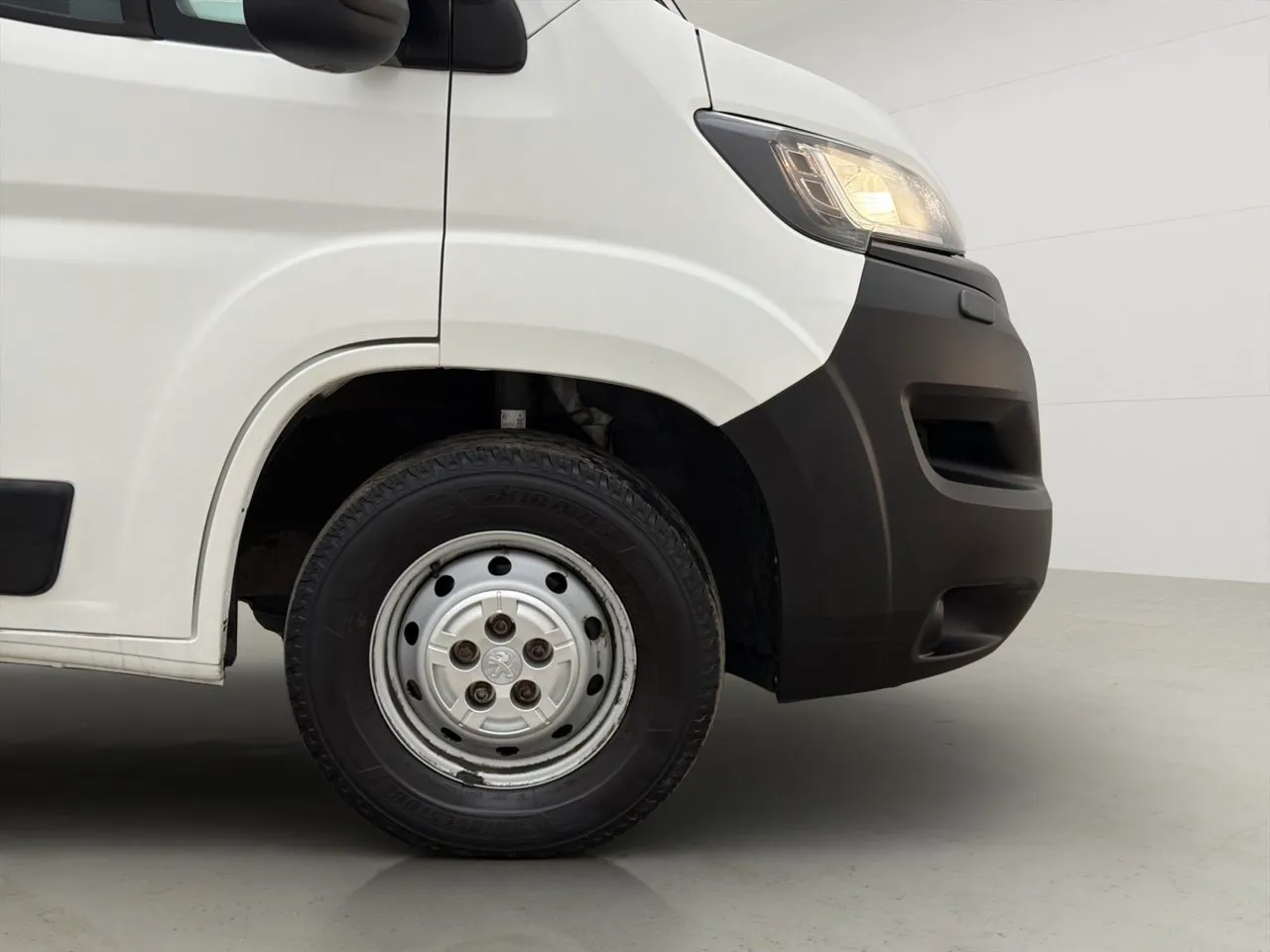 Vehicle image 31