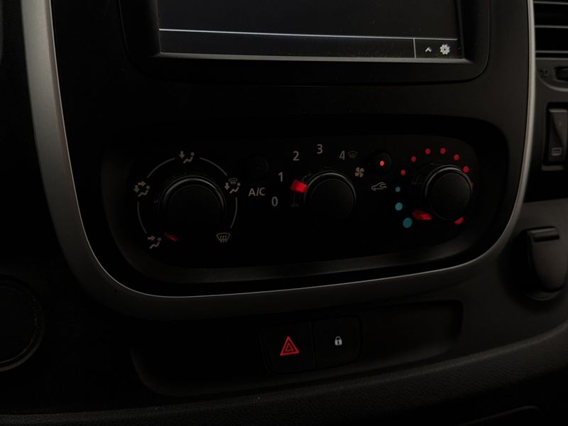 Renault Trafic bild 25