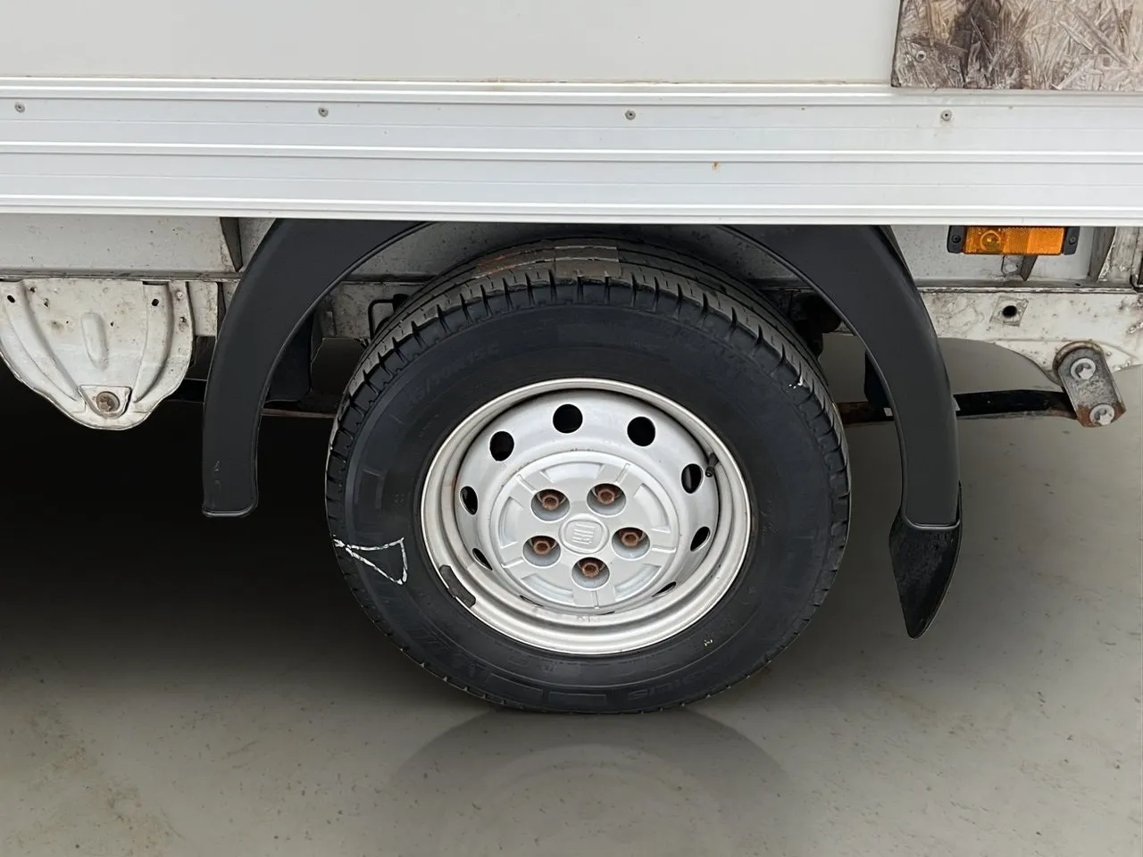Vehicle image 24
