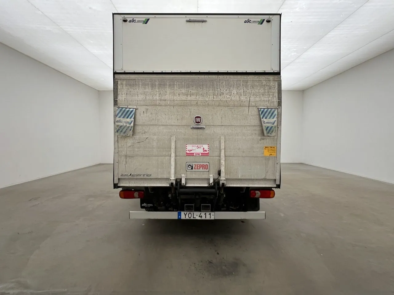 Vehicle image 7