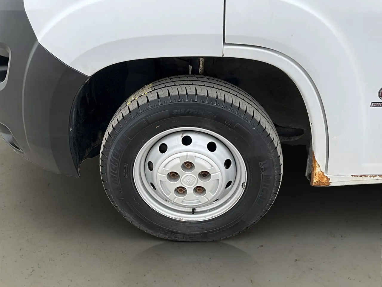 Vehicle image 23