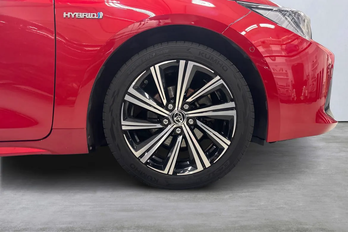 Vehicle image 13