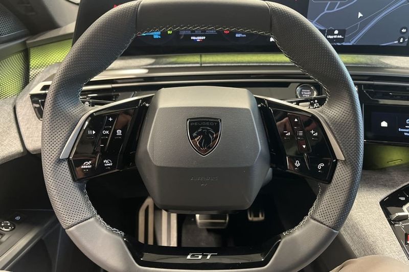 Peugeot e-5008 bild 12