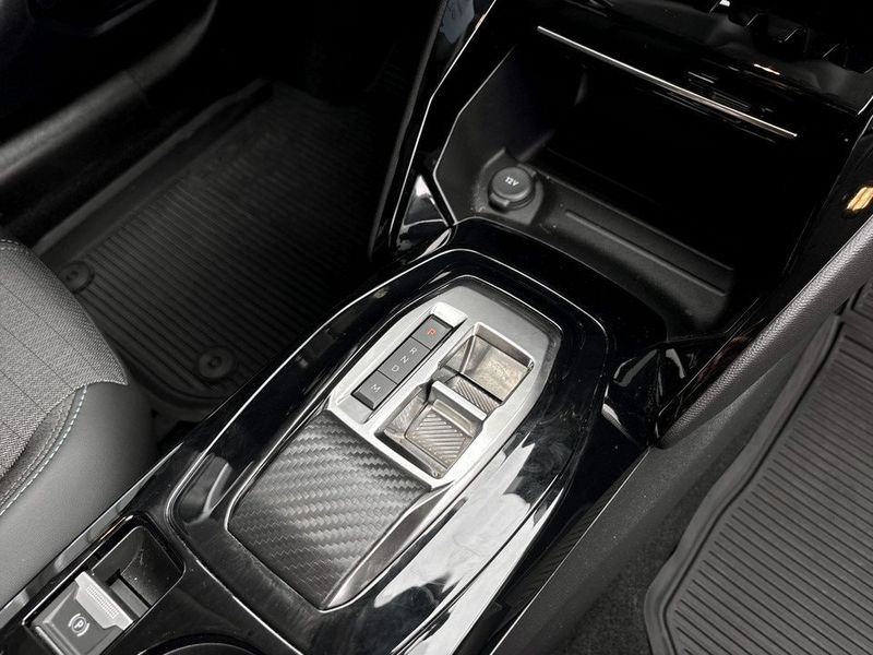 Peugeot 208 bild 11