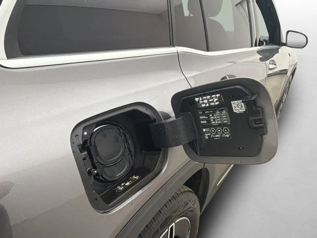 Vehicle image 30