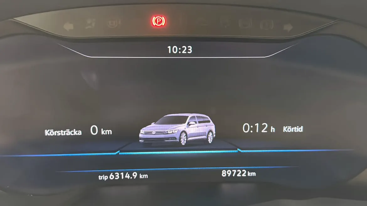 Vehicle image 18