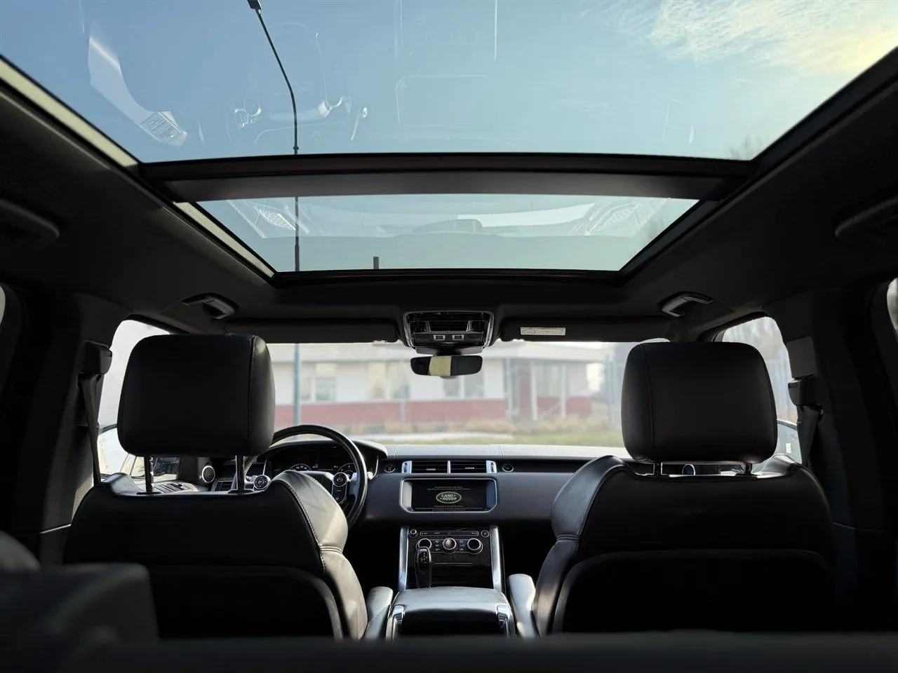 Vehicle image 10