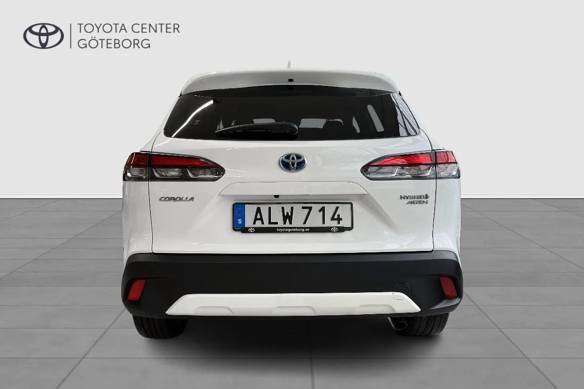 Vehicle image 6