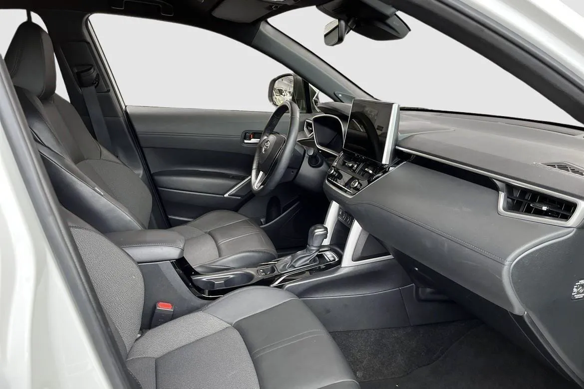Vehicle image 8