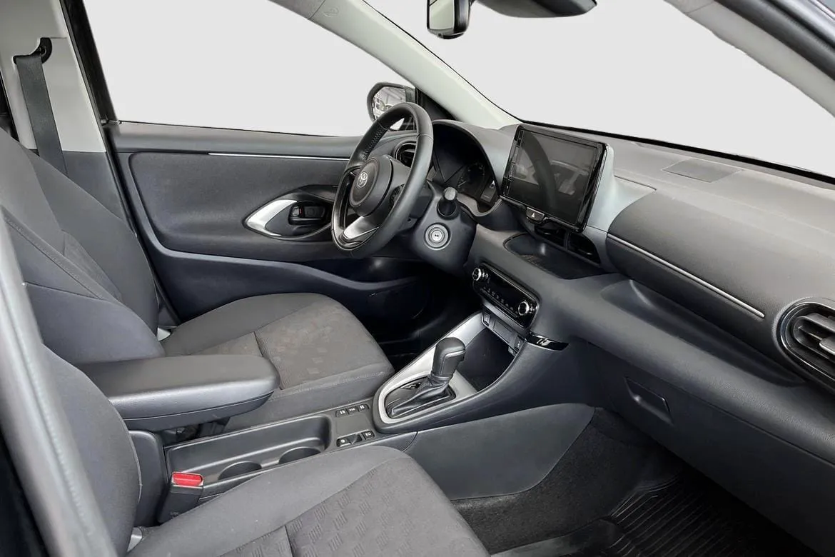 Vehicle image 7