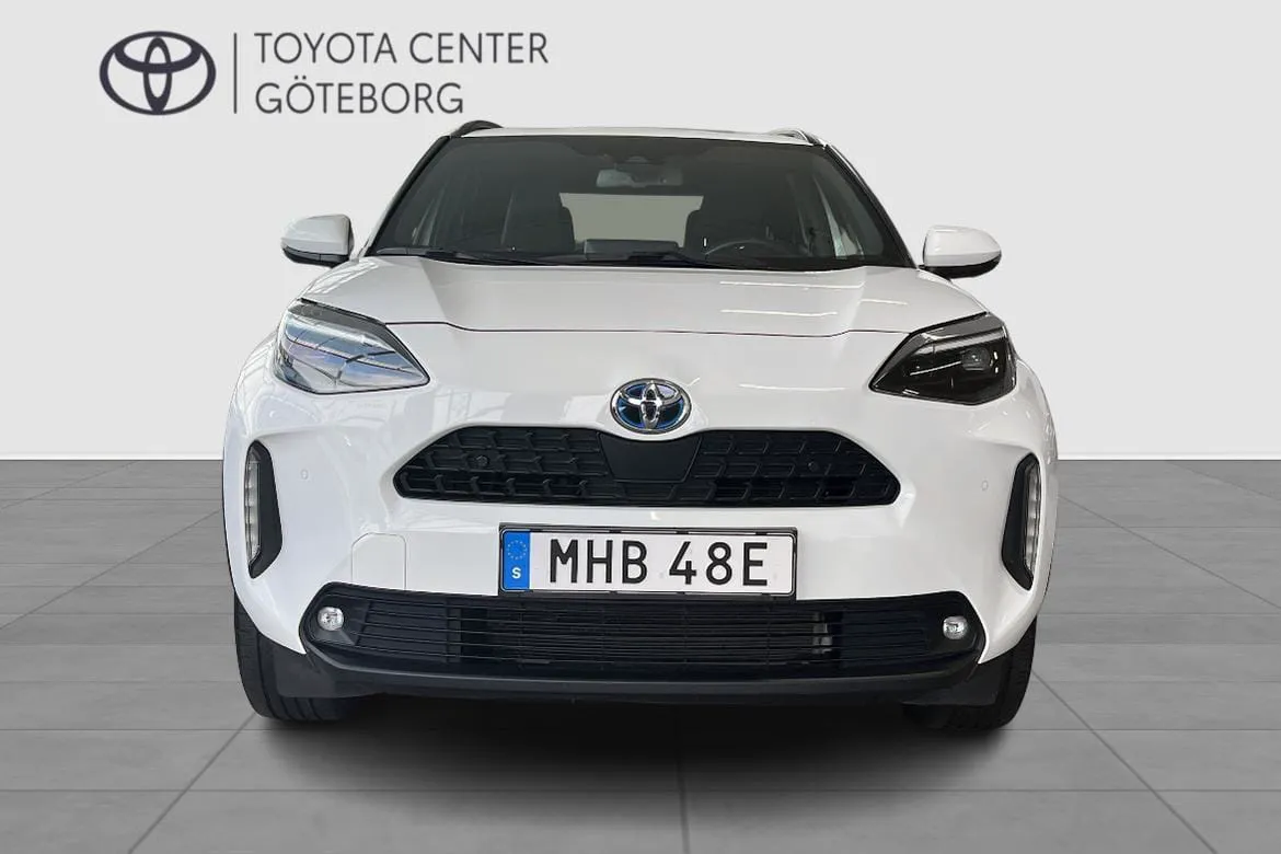 Vehicle image 6