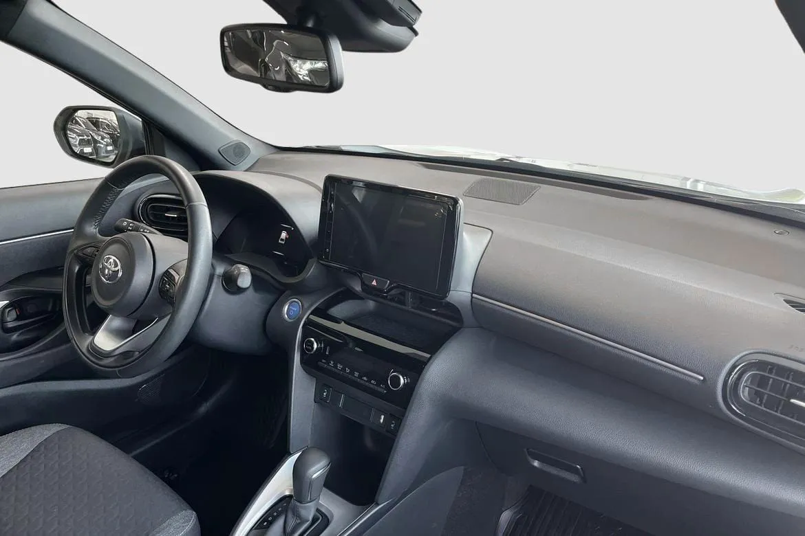 Vehicle image 7