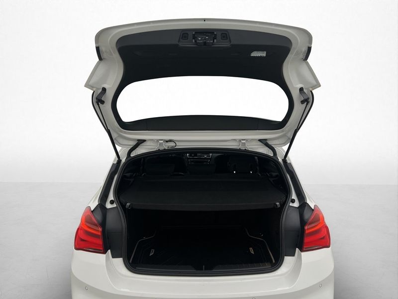 BMW 118 bild 24