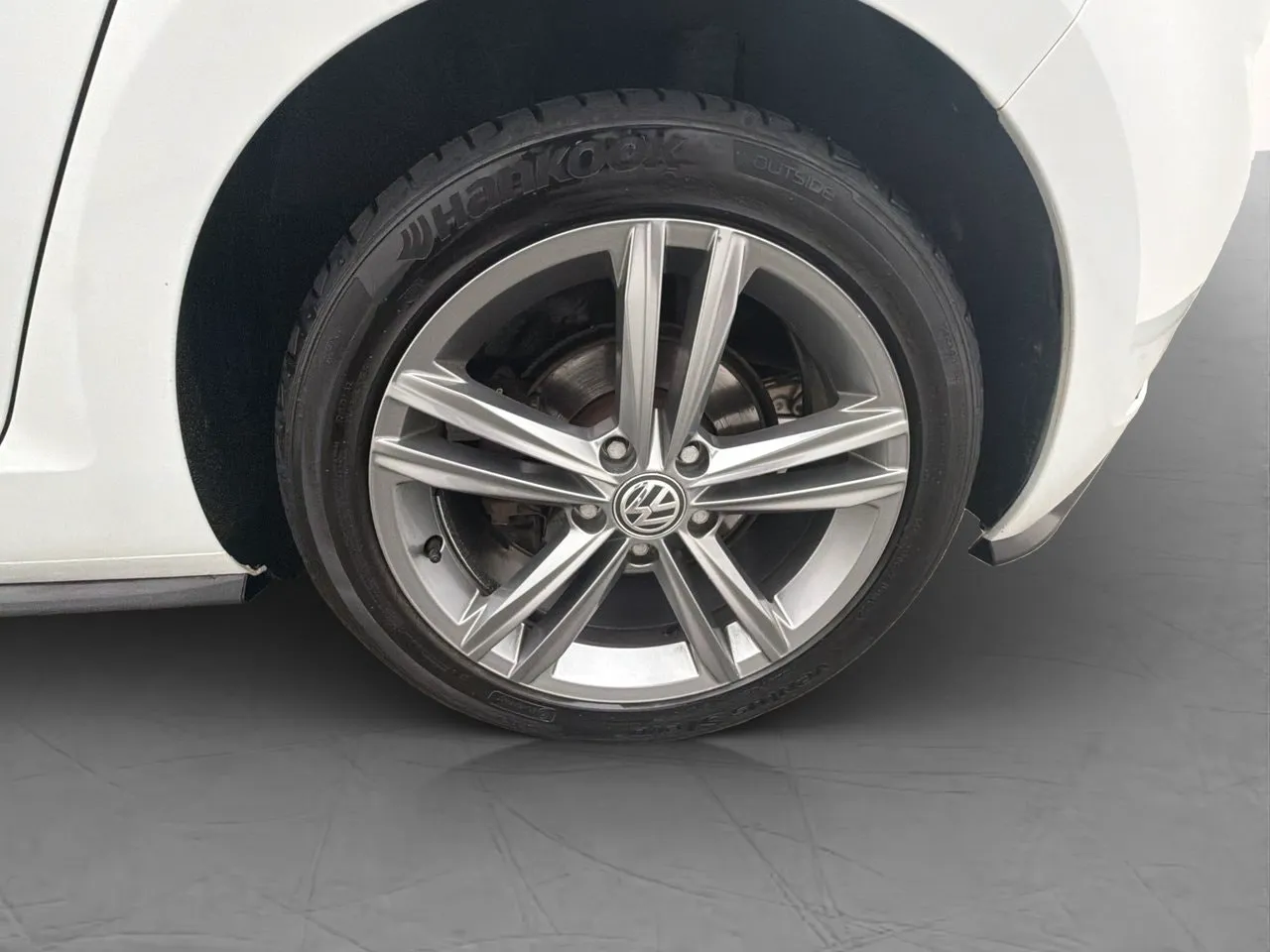 Vehicle image 25