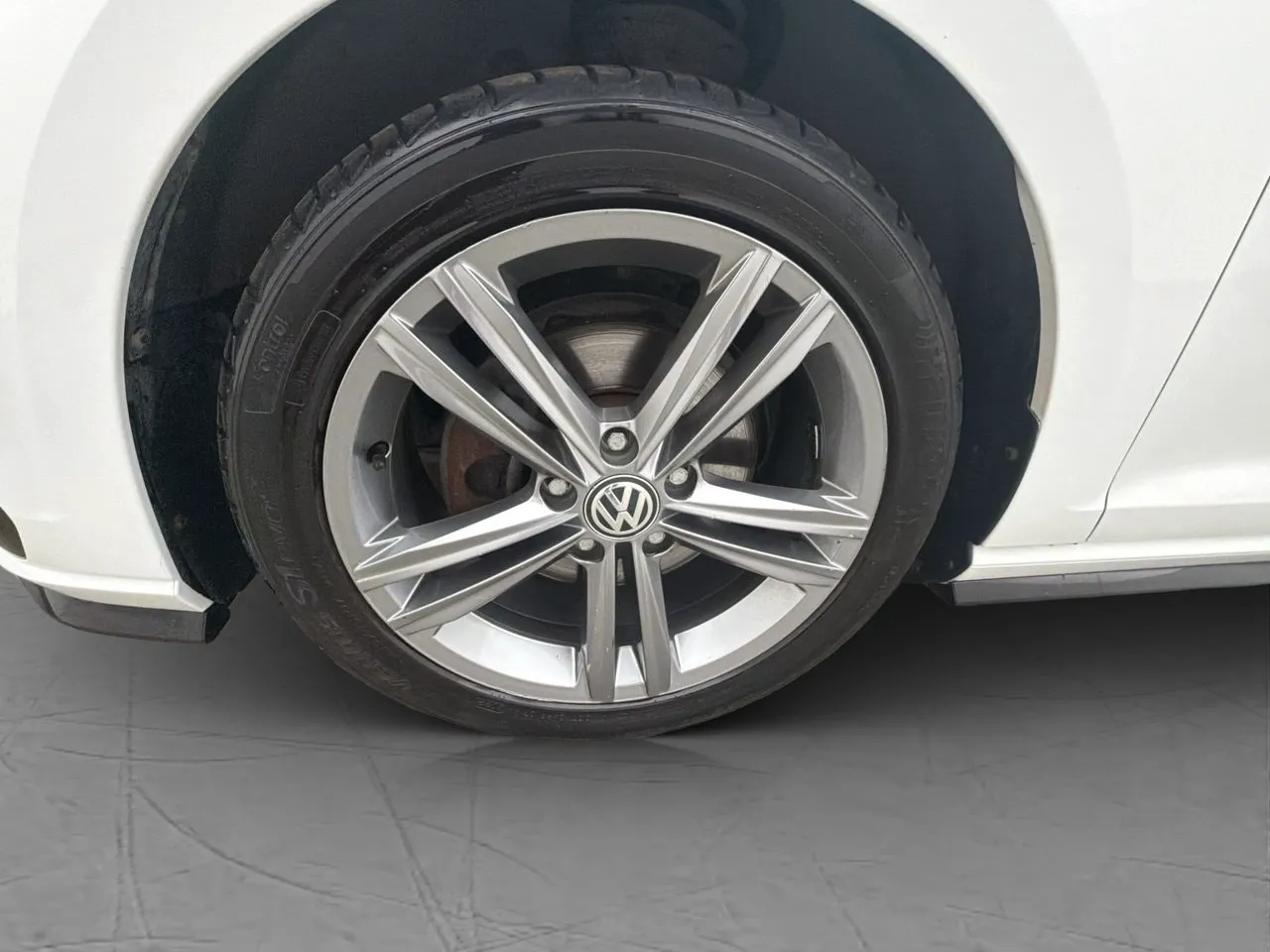 Vehicle image 24