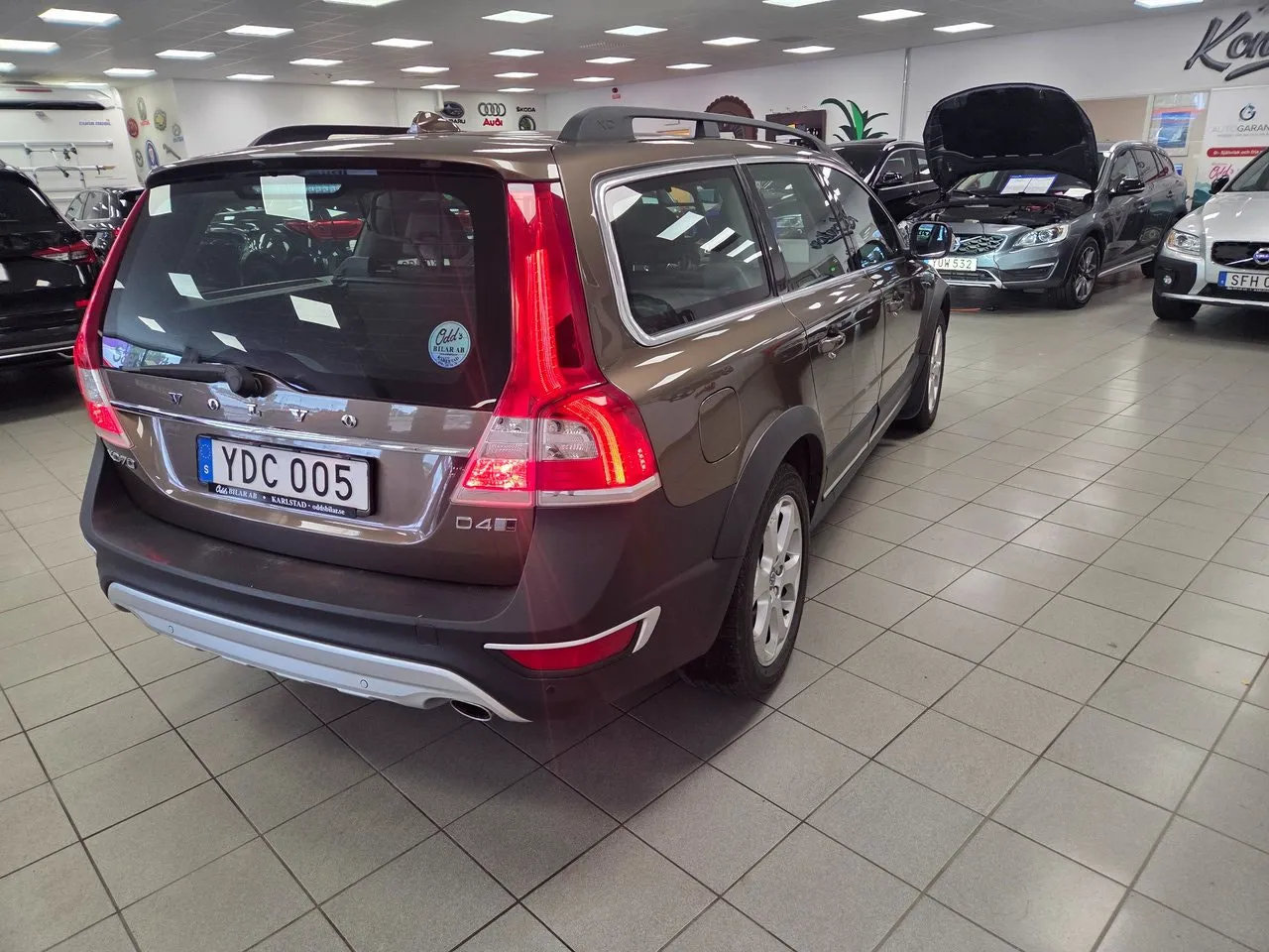 Vehicle image 8