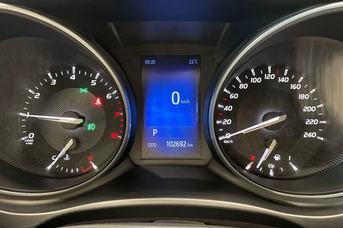 Vehicle image 19
