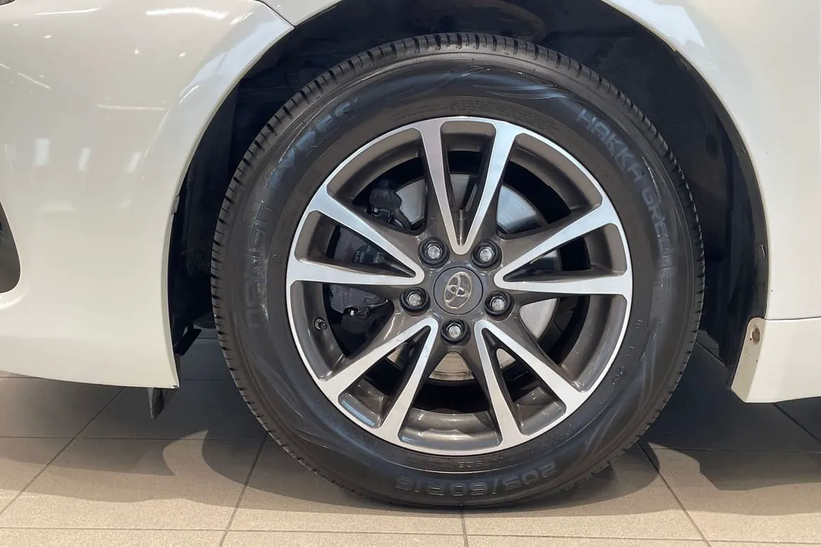 Vehicle image 20