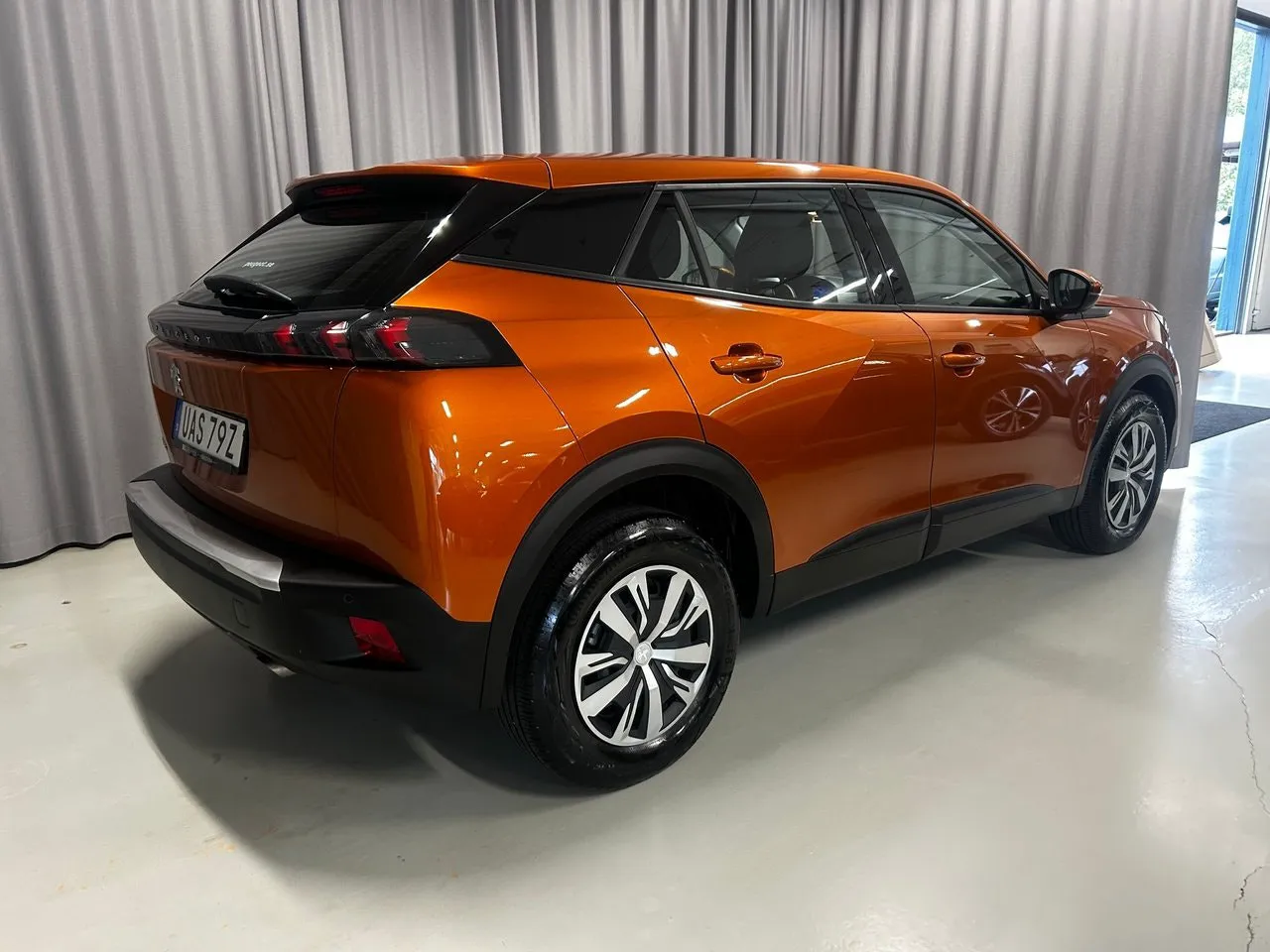 Vehicle image 2