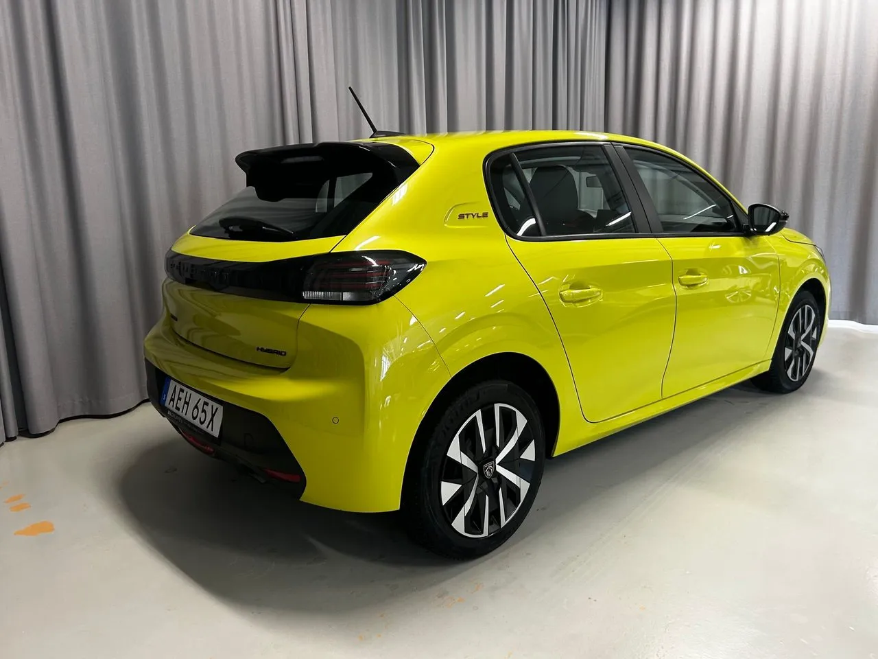Vehicle image 2