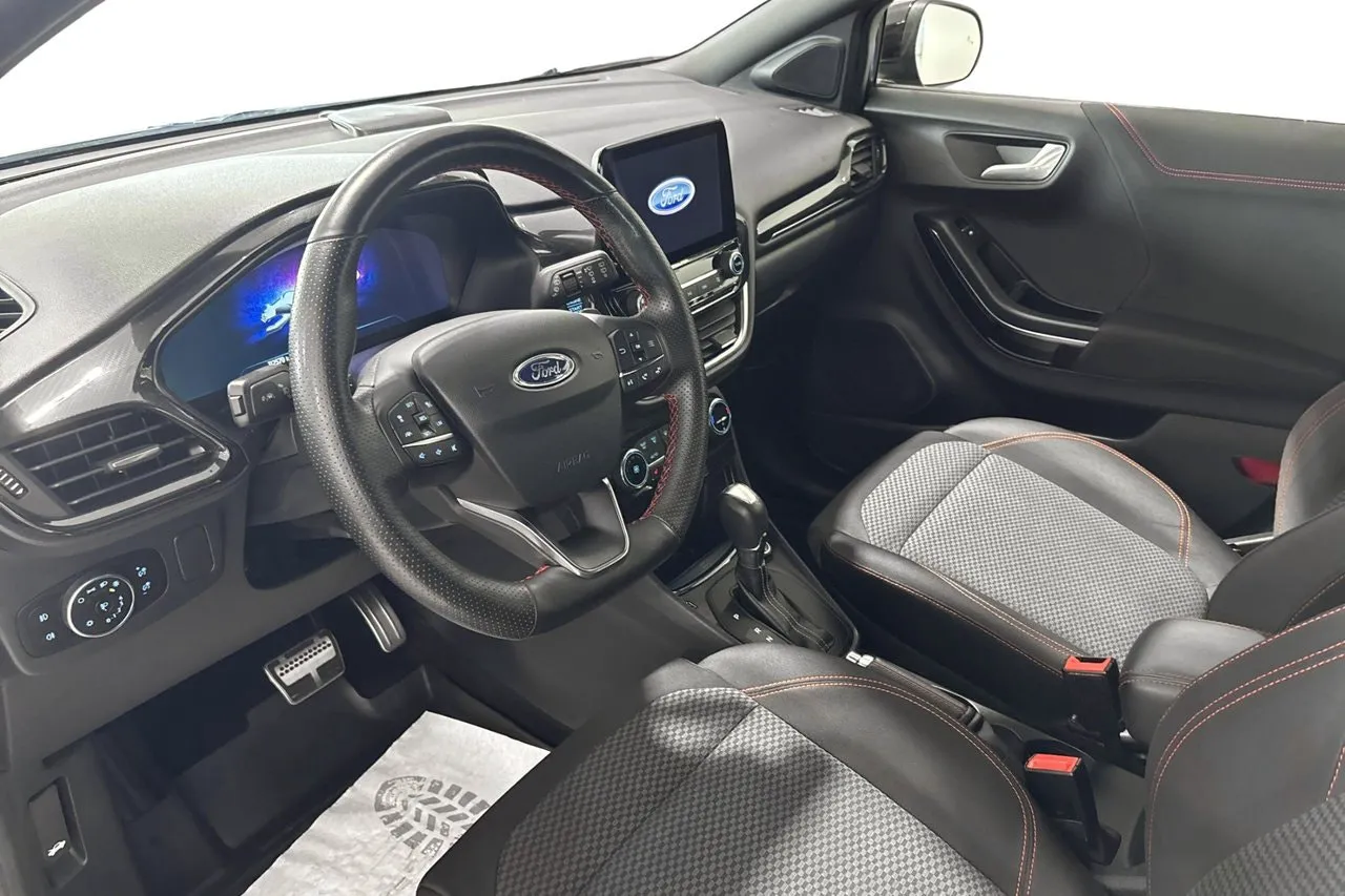 Vehicle image 7