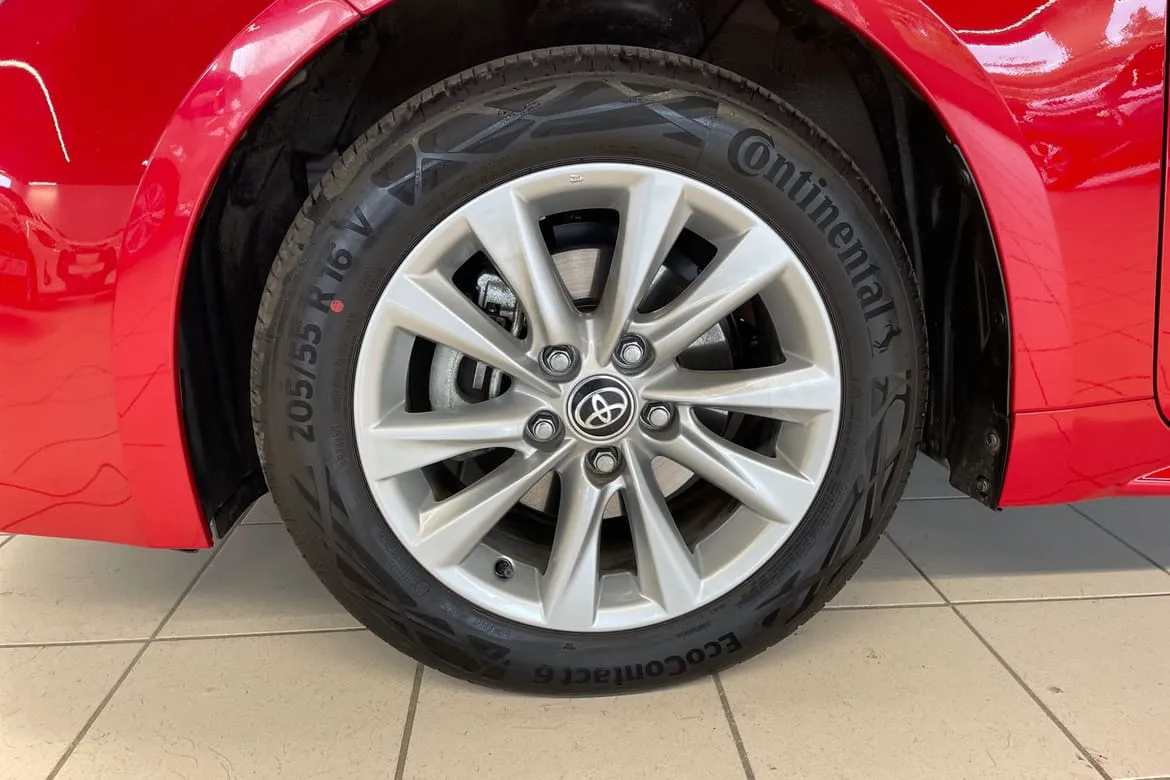 Vehicle image 16