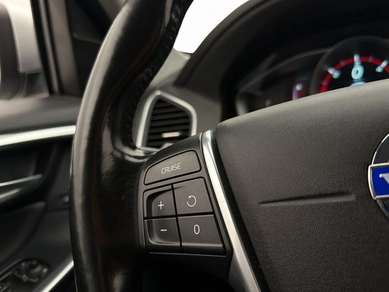 Vehicle image 28