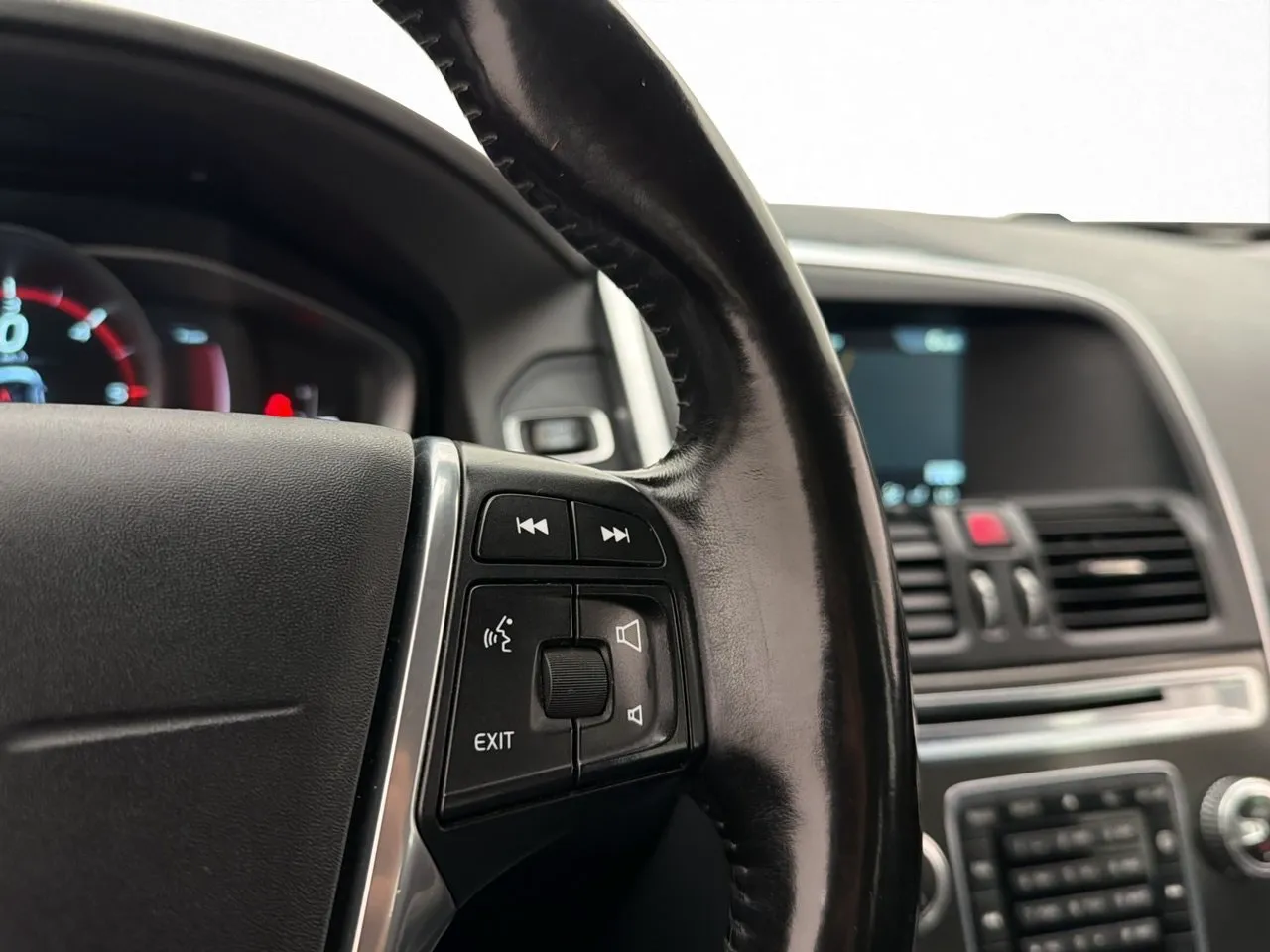 Vehicle image 26