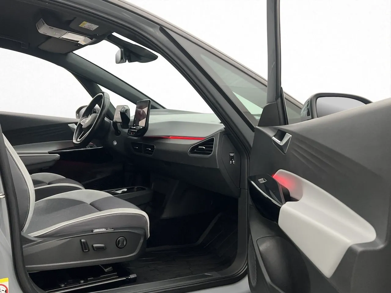 Vehicle image 28