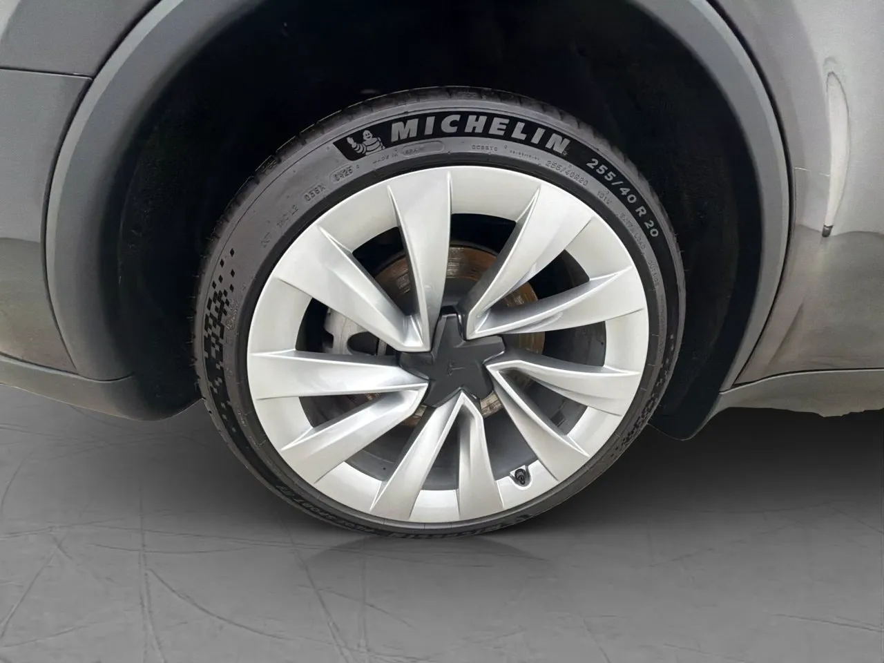 Vehicle image 32