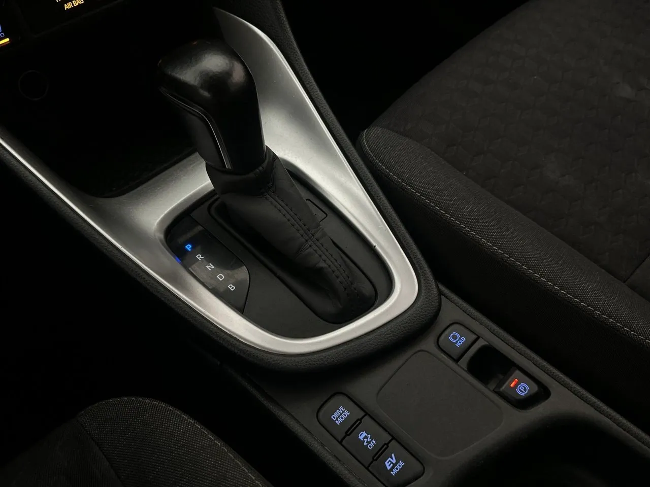 Vehicle image 18